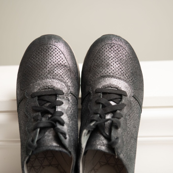 DANSKO Christina Gray Metallic Leather Lace Up Comfort Sneakers Wm's 40 (US 9.5) - Picture 6 of 9